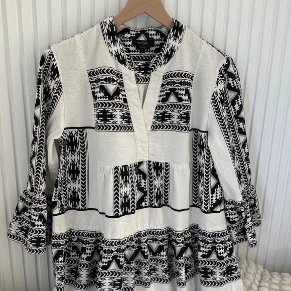 Black and White Patterned Dress - Picture 2 of 5